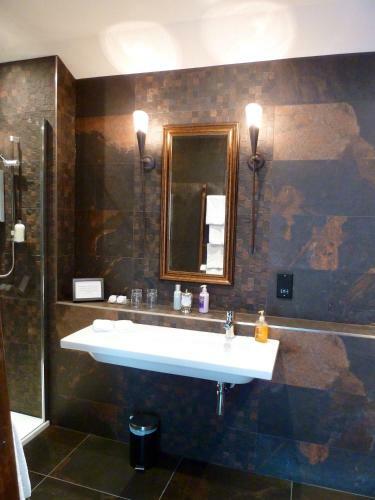 Hostal Five Pilmour Place