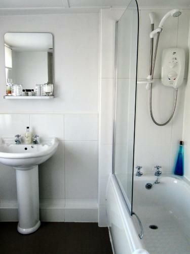 Hostal Five Pilmour Place