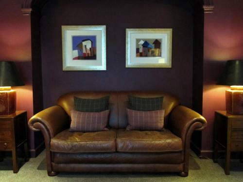 Hostal Five Pilmour Place