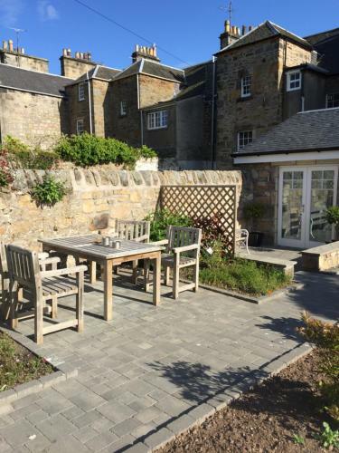 Hostal Five Pilmour Place