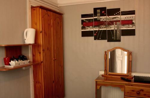 Hostal Devon View Guest House