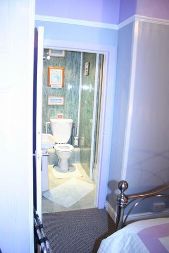 Hostal Devon View Guest House