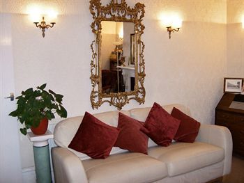 Hostal The Alexander