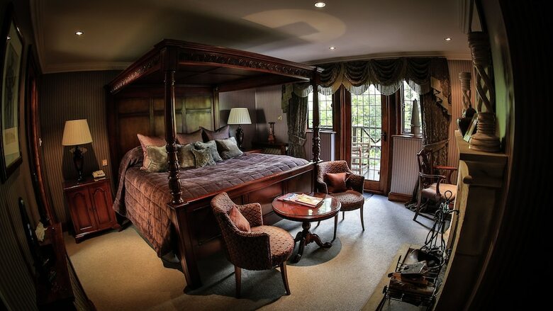 Langshott Manor - A Small Luxury Hotel