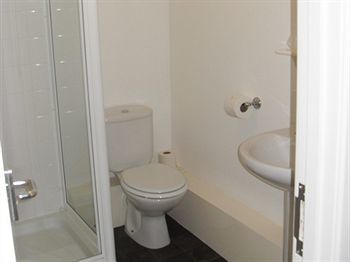Hostal Acorn Guest House