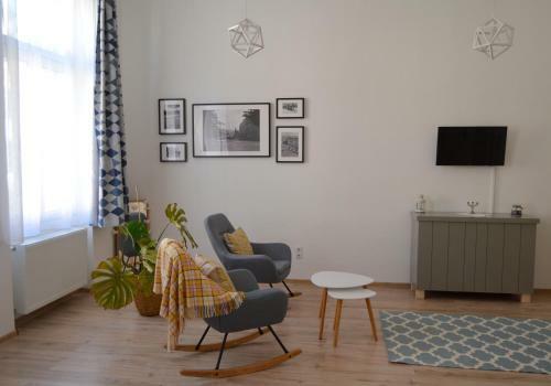 Charming Central Apartment