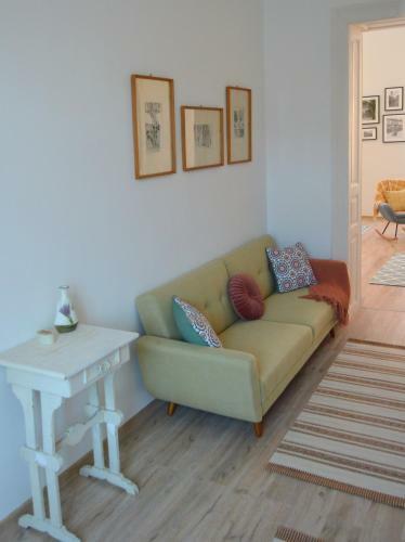 Charming Central Apartment