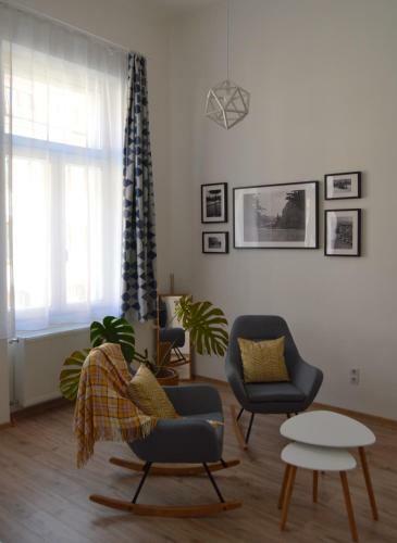 Charming Central Apartment