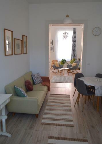 Charming Central Apartment
