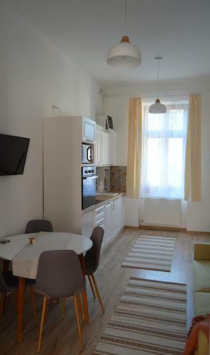Charming Central Apartment