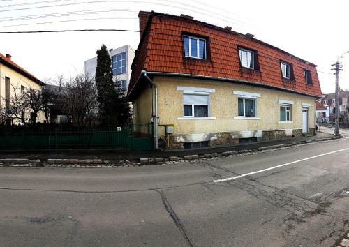 Gruia Apartment