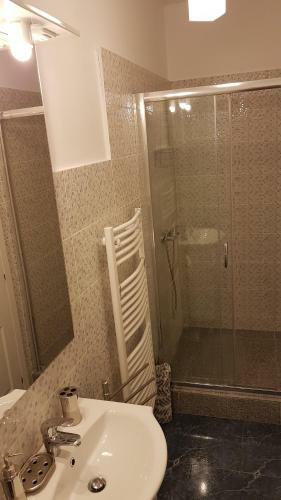 Gruia Apartment