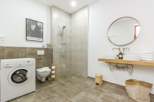 City Chic 3 Bedroom Apartment