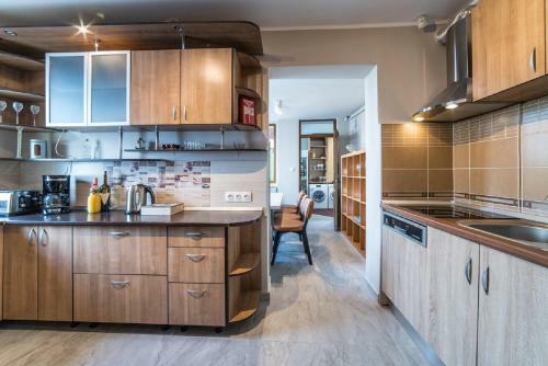 Casa Stella - Spacious Central Villa