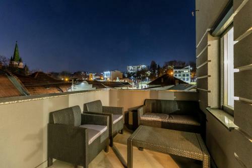 Modern And Stylish Apartment W Terrace