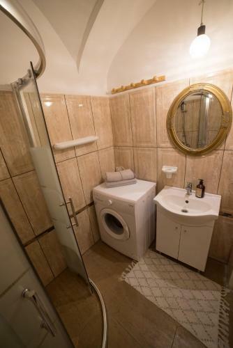 Colonial Ultra Center Apartment