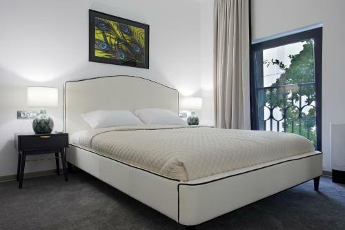 The Square Hotel