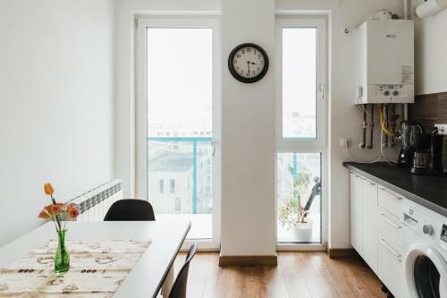 City View Apartment With Free Parking