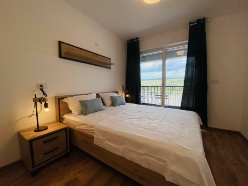 Deluxe Apartment With Balcony And Private Parking In Colvmna Residence