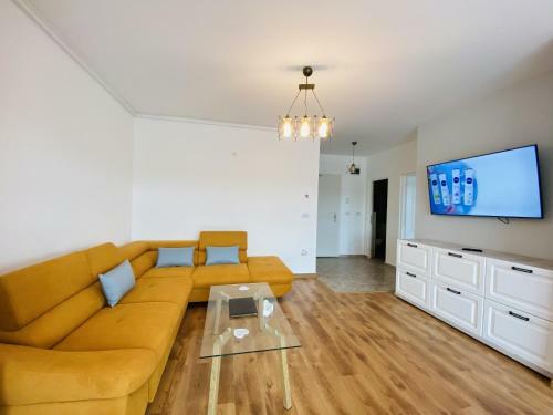 Deluxe Apartment With Balcony And Private Parking In Colvmna Residence