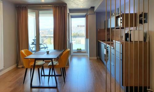Eriss Studio Suite - Ozone Building Apartment