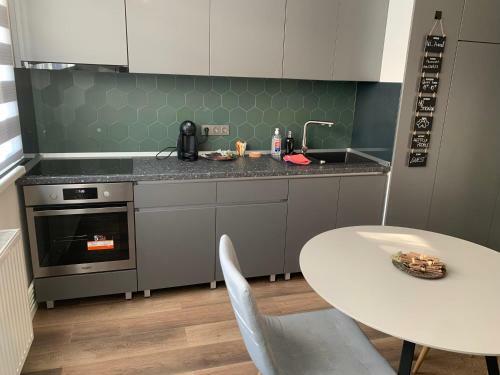 Cozy Apartment, Quiet Neighborhood