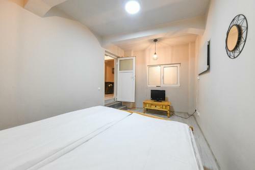 Two Bedroom Apartment In The City Center