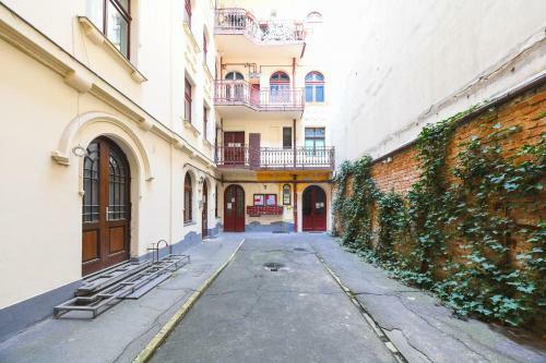 Two Bedroom Apartment In The City Center