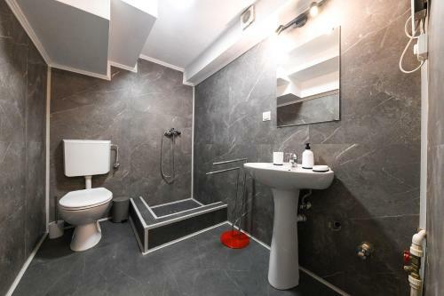 Two Bedroom Apartment In The City Center