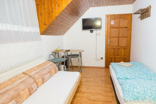 Hostal Ubytovanie Adina Polt�r