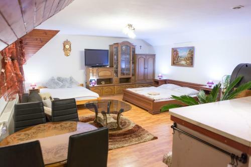 Hostal Ubytovanie Adina Polt�r