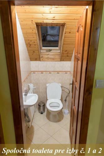 Hostal Ubytovanie Adina Polt�r