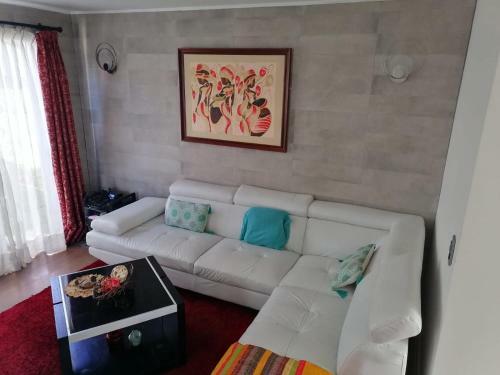 Veros House