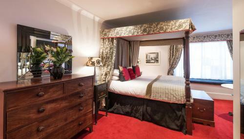 Royal Seven Stars Hotel