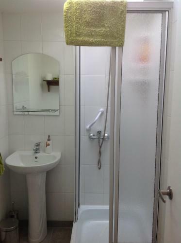 Hostal Pontoval B&B