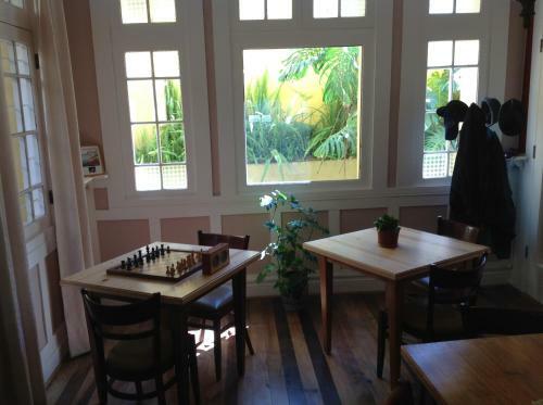 Hostal Pontoval B&B