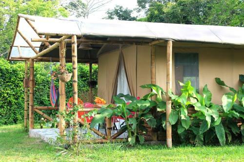Aguas Claras Bamboo Glamping