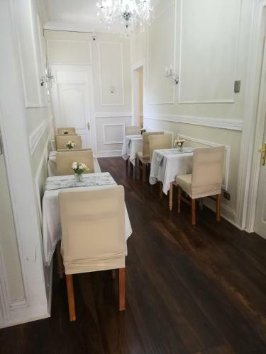 Hostal Belle Epoque