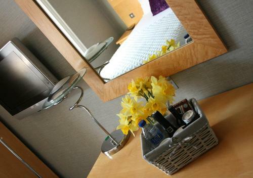 The Warwick Arms Hotel
