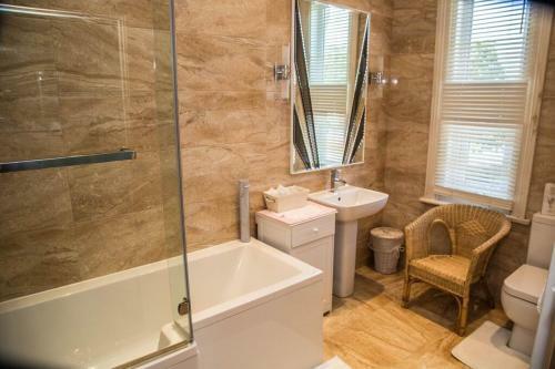Hostal Cambridge Villa Hotel