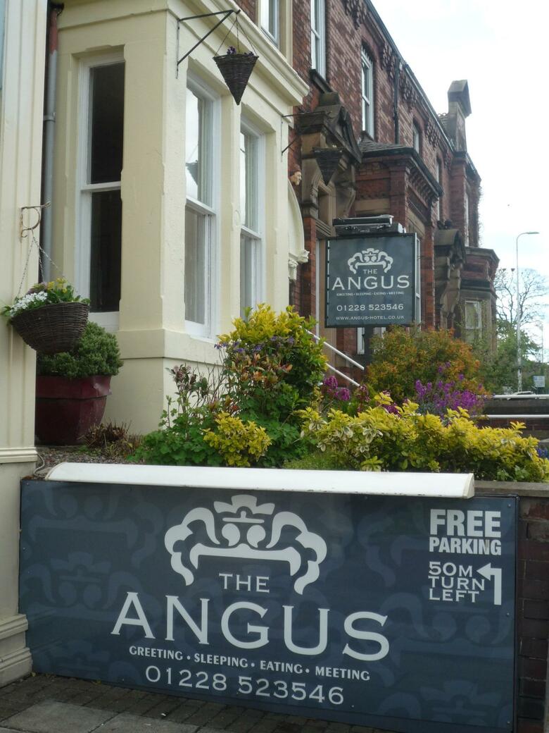Hostal Angus Hotel