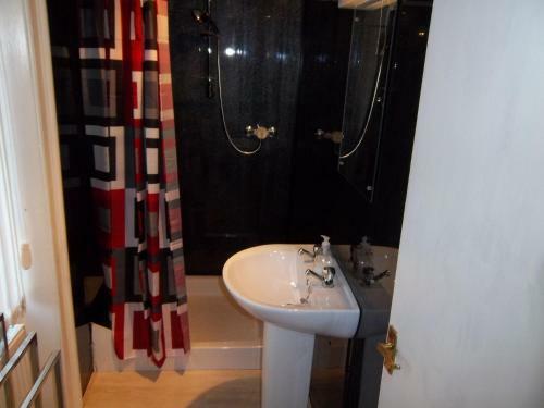 Hostal Cornerhouse Guesthouse
