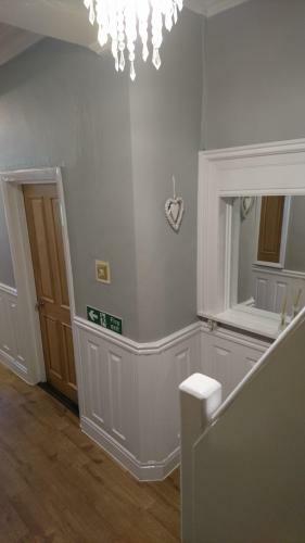 Hostal Cornerhouse Guesthouse