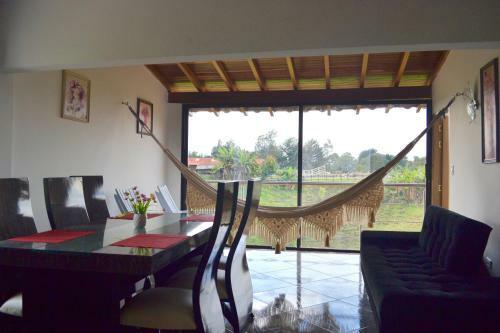 Roble Colonial - Apartahotel En Guatap�
