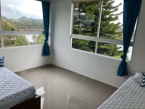 Hotel Paradise Lake
