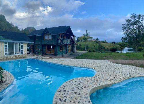 Villa Para�so En Guatap�