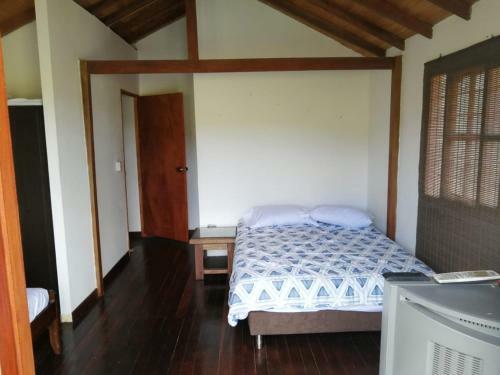 Caba�as Con Represa Y Glamping Pe�ol Y Guatap� - Caba�a 1