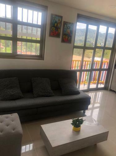Moderno Apartamento En Guatap� Con Jacuzzi Y Parqueadero