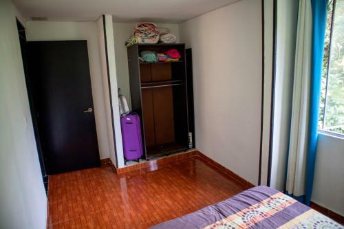 Habitaci�n Privada En: Apartamento En Complejo Residencial