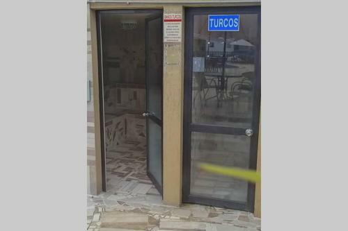 Apartamento Apto Wifi+ Aire AC +piscinas +jacuzzi +tobogan+bbq